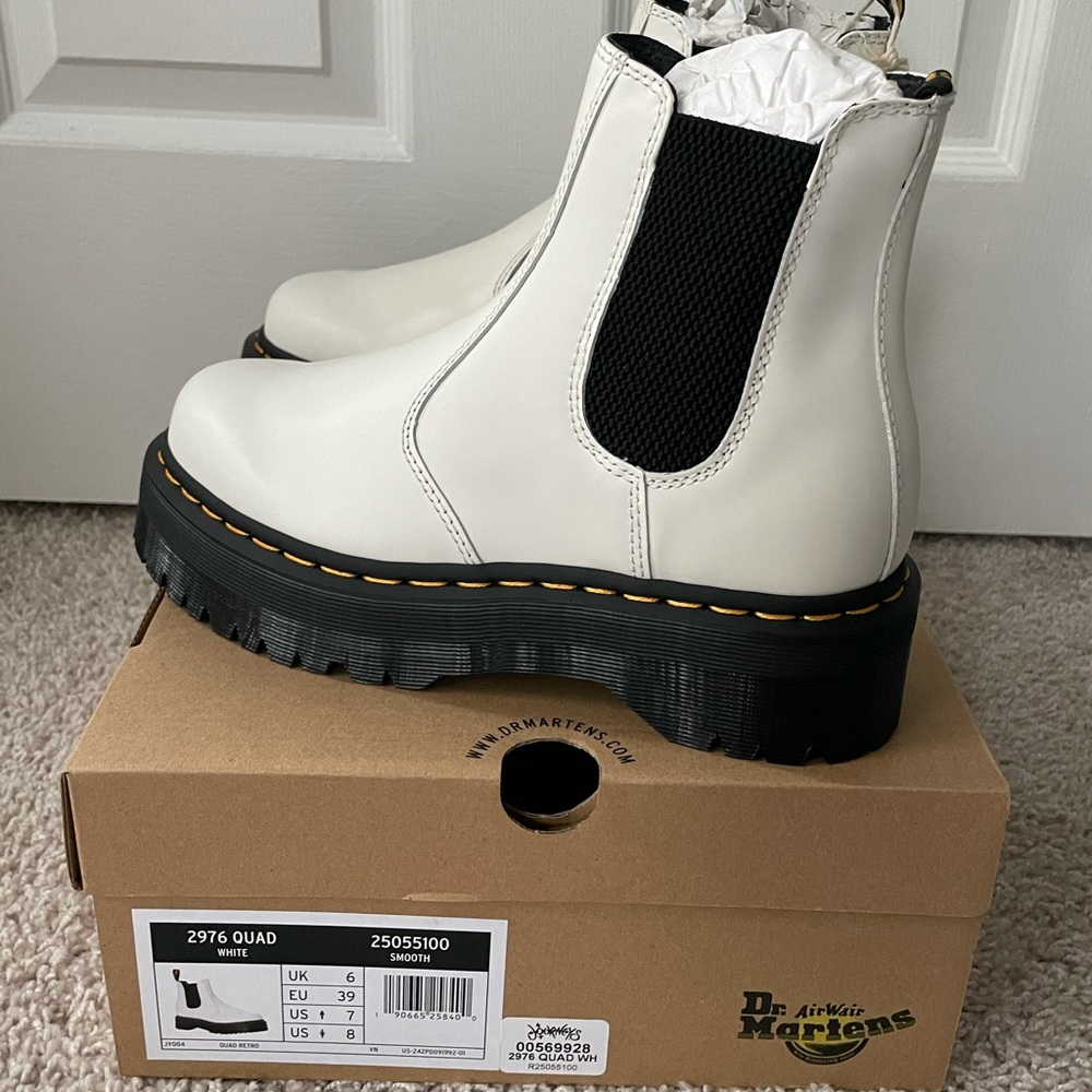 2976 Quad Platform Boot, Dr. Martens